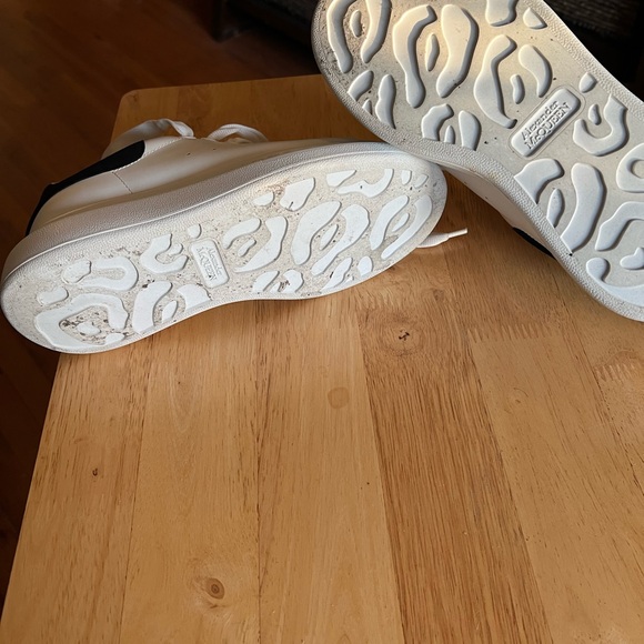 Alexander McQueen White and Black Sneakers - Picture 3 of 4